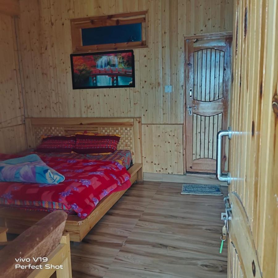 Hotel 19 Tosh Bagian luar foto